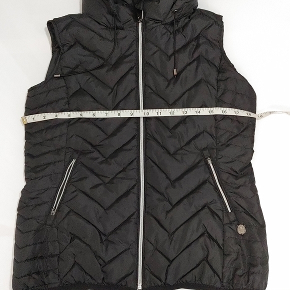 U.S. Polo Assn Vests - Picture 7 of 11